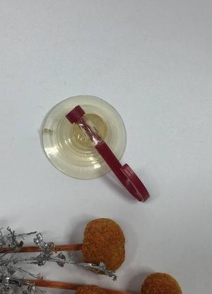 Крючок пластмассовый на вакуумной присоске диаметр 4 см красный н1096,13 фото