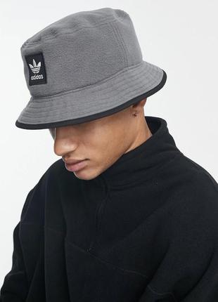 Панама adidas originals reversible fleece bucket hat