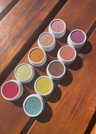 Мусовые тени colourpop
