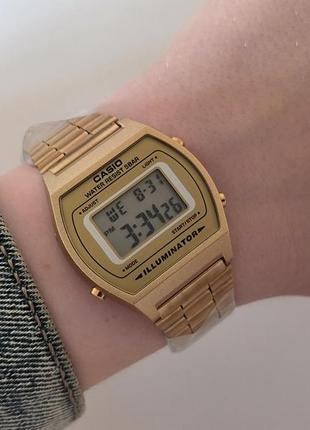 Металлические наручные электронные часы золотого цвета с подсветкой2 фото