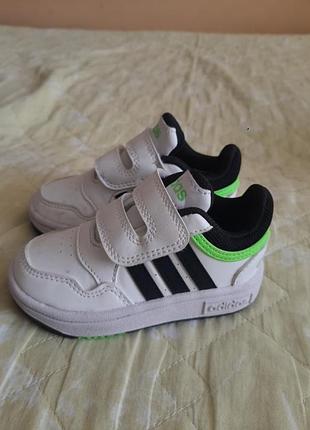 Кроссовочки для маленького спортсмена adidas 21р. 14см стелька