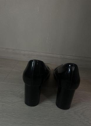 Туфли лодочки на каблуке5 фото