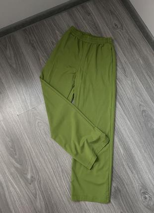 Стильные брюки брюки италия на осень вискоза lumina зеленые