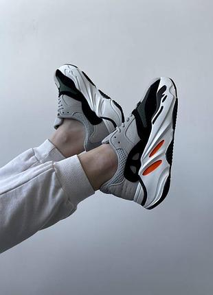 Logo yeezy boost on sale