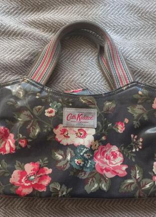 Дуже гарна сумка відомого англійського бренду