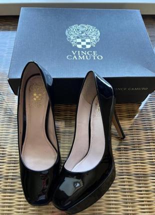 Лакові шкіряні туфлі на підборах vince camuto оригінальні