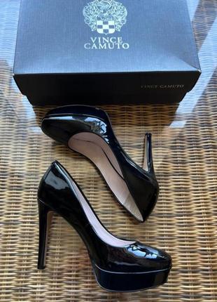 Лаковые кожаные туфли на каблуке vince camuto оригинальные4 фото