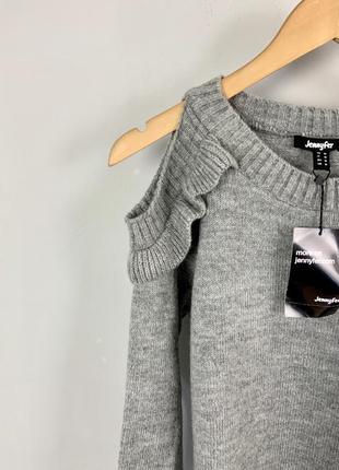 💙💛 серый мягкий вязаный свитер с вырезами по плечам jennyfer5 фото