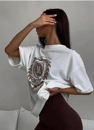 Жіноча футболка біла модна оверсайз з написом