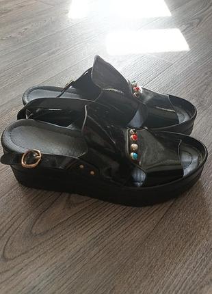 Босоножки