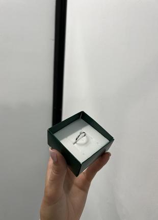 Обруч с бриллиантом