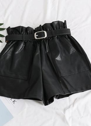 Кожаные шорты