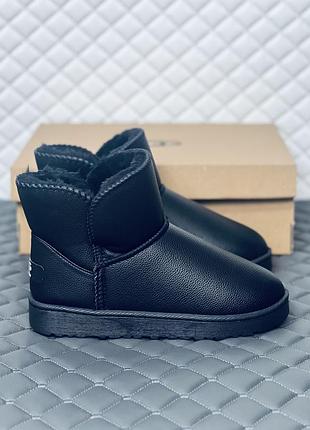 Жіночі зимові міні уггі ugg leather black mini