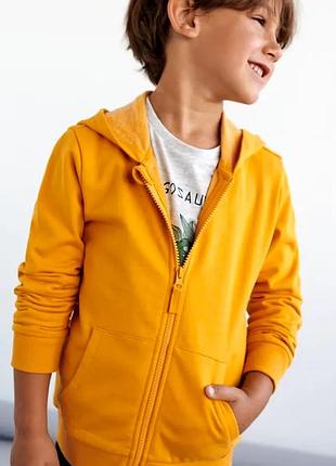 Свитшот на замке с капюшоном sinsay