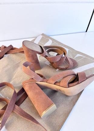 Asos пудровые босоножки на каблуке