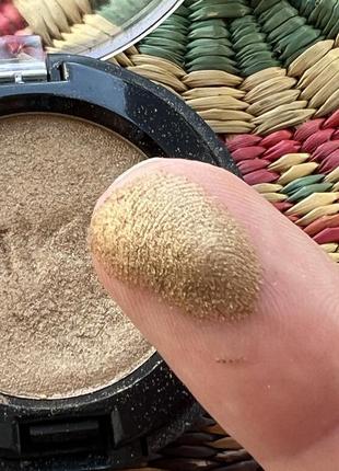 Тени для век