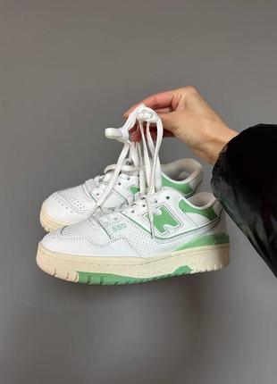 Женские кроссовки new balance 550 white green v2 / smb1 фото