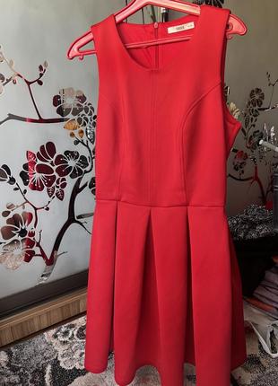 Платье 14/40 размер 450 грн красное
