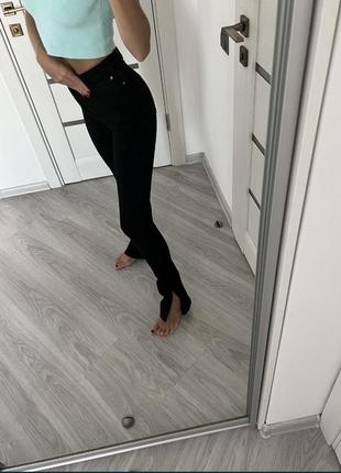 Джинсы с разрезами cropp xs