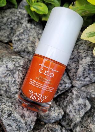 Освітлююча сироватка з вітаміном с sunday riley c. e. o. 15% vitamin c serum brightening