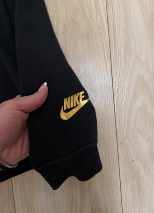 Худи nike swoosh кофта tech fleece кофта спортивная женская с капюшоном бренд оригинал стильная черная с золотистым логотипом4 фото