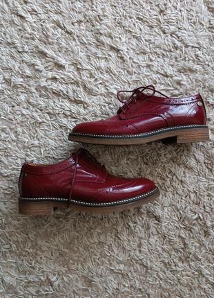 Кожаные, стильные, удобные туфли известного бренда tommy hilfiger,оригинал,