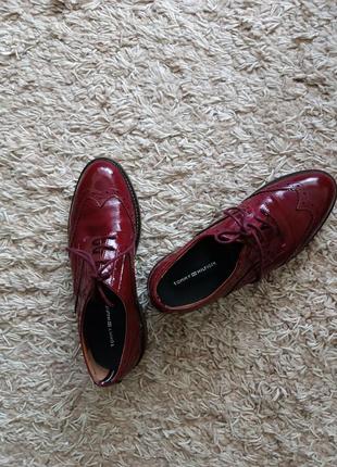 Кожаные, стильные, удобные туфли известного бренда tommy hilfiger,оригинал,2 фото