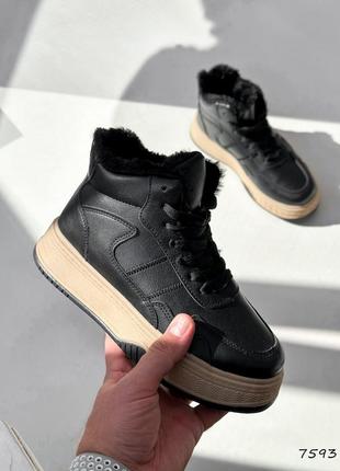 Черные кожаные зимние высокие кроссовки кеды на бежевой толстой подошве зима