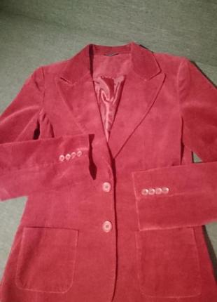 Пиджак цвета спелой вишни с накладными карманами3 фото