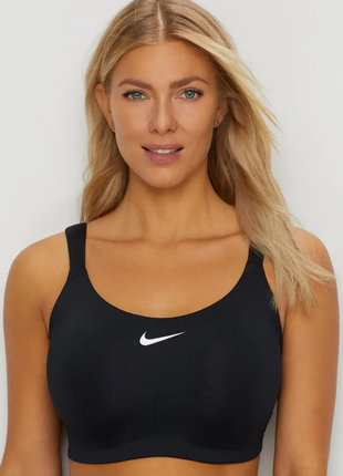 Женский спортивный топ nike 34е/75e