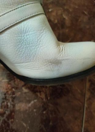 Білі зимові шкіряні чоботи (сапоги) на каблуку розмір 389 фото
