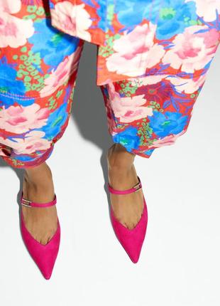 Zara замшевые туфли-мюли с пряжкой со стразами ,39/404 фото