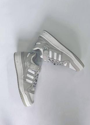 Кросівки жіночі adidas forum chilly