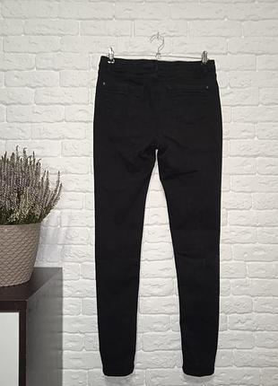 Фирменные стрейчевые джинсы