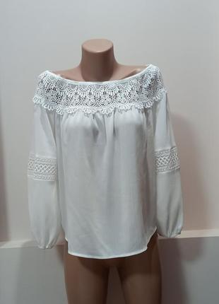 Стильна біла блуза блузка з вишивкою мереживом