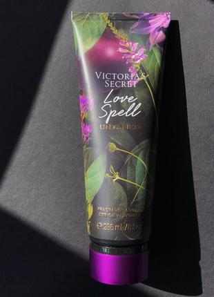 Парфюмированный лосьон для тела victoria’s secret love spell untamed лосьон выктория сикрет