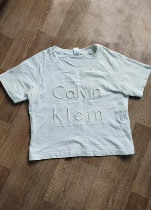 Крутевая футболка calvin klein