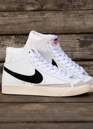 Женские кроссовки Nike Olive Flak white black 36-38
