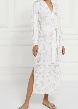 Тендітне плаття з довгим рукавом, вишукана біла сукня з золотом1 фото