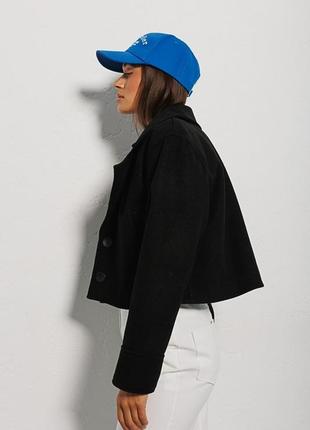 Укороченное женское пальто черное9 фото
