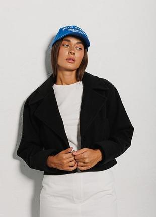 Укороченное женское пальто черное8 фото