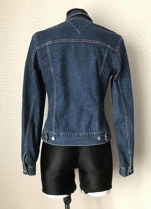 Джинсовая куртка цвета индиго от дорогого tommy hilfiger, размер  s4 фото