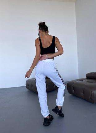 Женские спортивные штаны на флисе