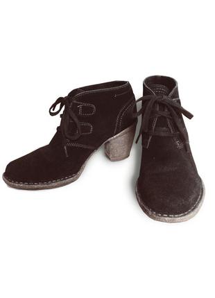 Черевики (ботильйони) clarks замшеві чорні.