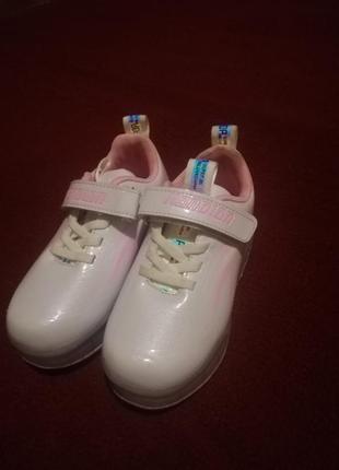 Роликовые кроссовки для девочек с led подсветкой белые с розовым