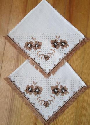 Серветки: ручна робота / вишивка «хрестиком»