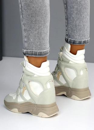 Сникерсы женские