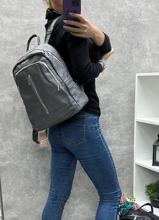 Удобный и вместительный, серый женский рюкзак формата а49 фото