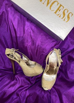 Босоножки босоніжки туфлі золоті золотые на каблуках на підборах 36