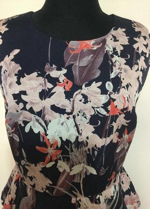 ,,фирменное платье футляр в роскошный цветочный принт и баской супер качество!!!5 фото